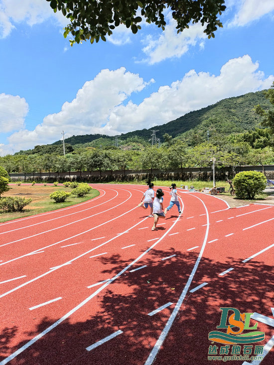 【透气型塑胶跑道】心飞扬，随心跑！